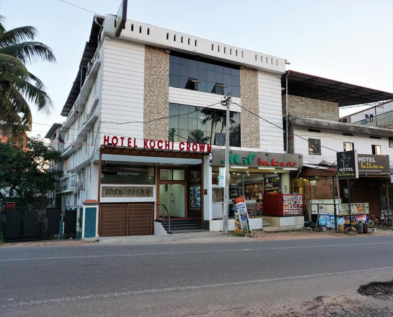 ホテル コチ クラウン Kochi エクステリア 写真